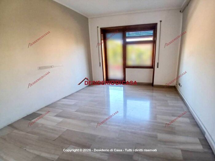 Appartamento quadrilocale in affitto in Piazza Francesco Crispi, Politeama Ruggiero Settimo, Palermo