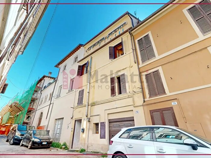 Appartamento trilocale in vendita in Via della Ripresa, Rieti