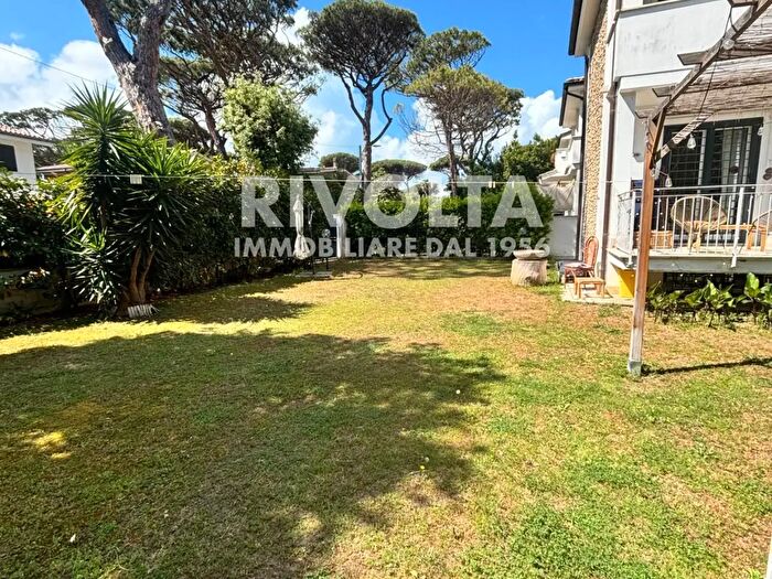 Casa con 5 locali in vendita in Via Varazze, Fiumicino