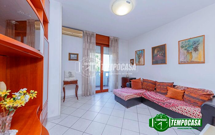 Appartamento trilocale in vendita in Via Mario Borsa, Milano