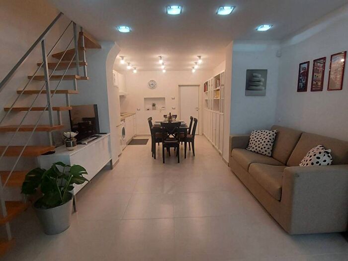 Appartamento quadrilocale in affitto in Via di Monticelli, Legnaia San Quirico Monticelli, Firenze