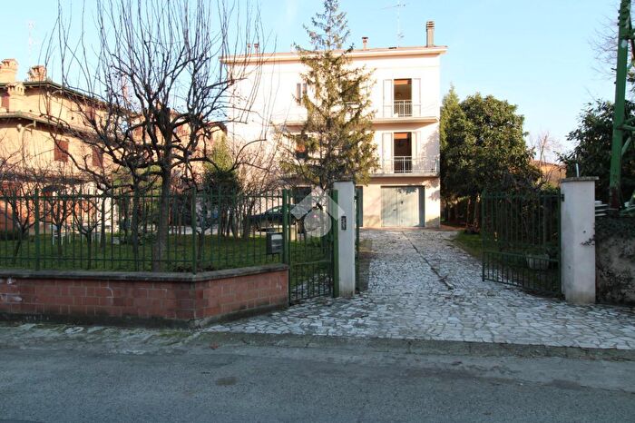 Casa con 8 locali in vendita in Via degli Esposti, Sassuolo