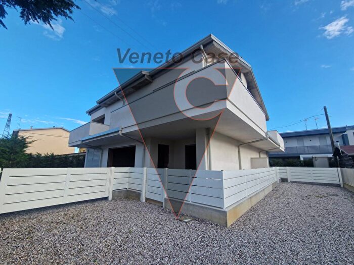Casa con 5 locali in vendita in Via Dalmazia, Piazzola Sul Brenta