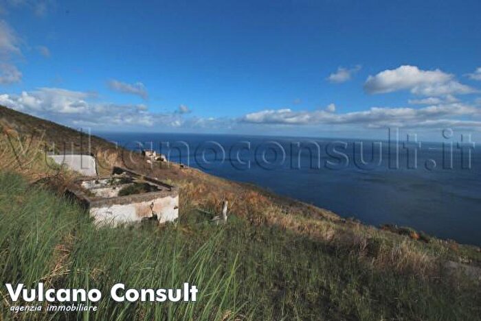 Casa trilocale in vendita in Strada Provinciale di Gelso, Lipari