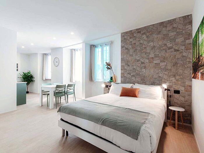 Appartamento monolocale in affitto in Via Milano, Borghi, Como