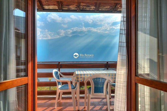 Appartamento trilocale in vendita in Tignale