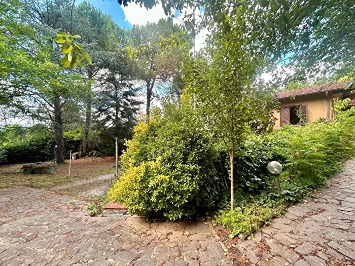 Casa con 9 locali in vendita in Carpineto Si, Sovicille