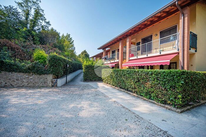 Appartamento trilocale in vendita in Str della Dogana, Cavaion Veronese