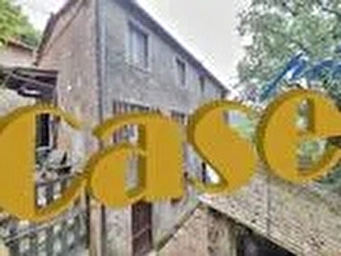 Casa con 17 locali in vendita in Camaiore