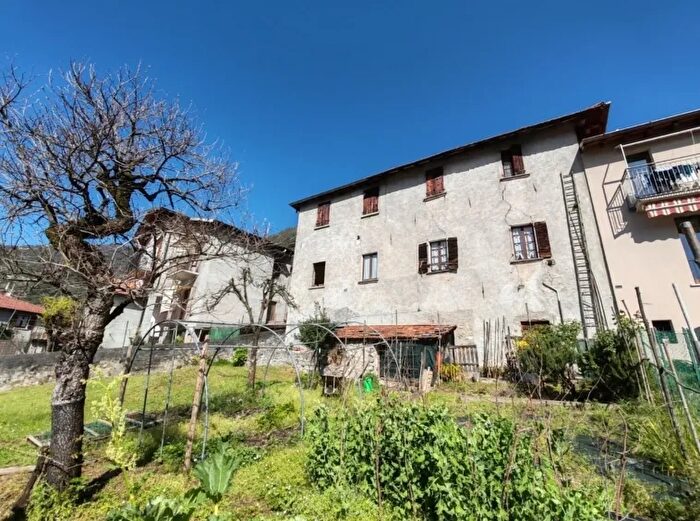 Casa trilocale in vendita in Via dei Cacciatori Masnate Lenno Tremezzina Como Lombardia Italia, Tremezzina