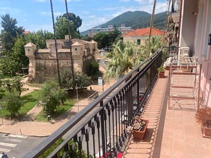 Appartamento con 5 locali in vendita in Via Nazario Sauro, Albenga