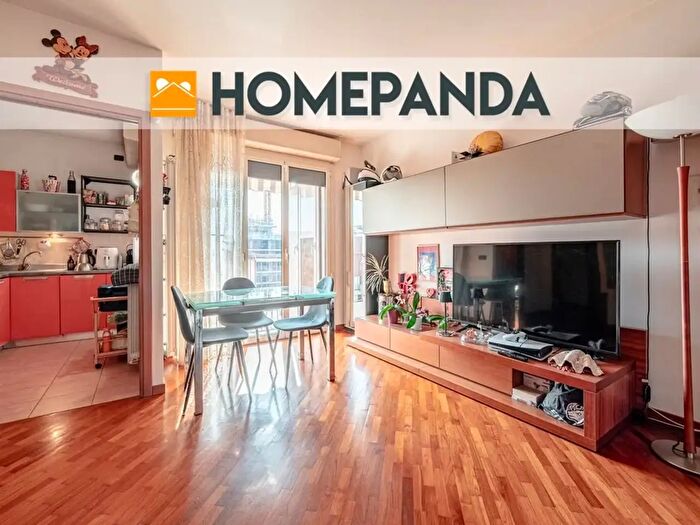 Appartamento trilocale in vendita in Via Luigi Pastro, Milano