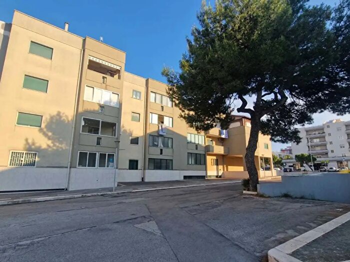 Appartamento trilocale in vendita in Via Giuseppe di Vittorio, Monopoli