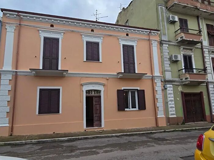 Casa con 10 locali in vendita in Via XXIII Luglio, San Vito Chietino