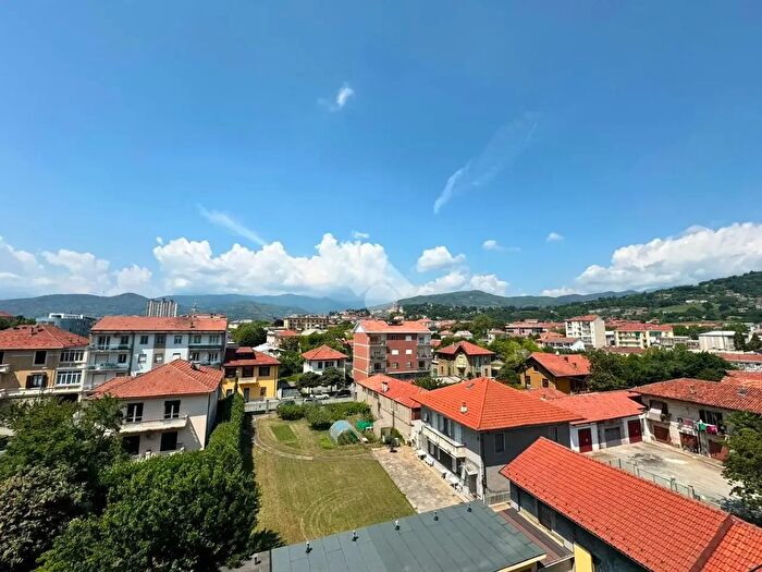 Appartamento trilocale in vendita in Via Cagni, Pinerolo