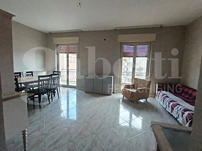 Appartamento quadrilocale in vendita in Via Ferla, Siracusa