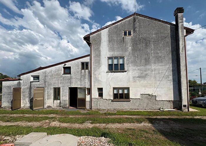 Casa trilocale in vendita in Via Spartaco Lantini, Maserada Sul Piave