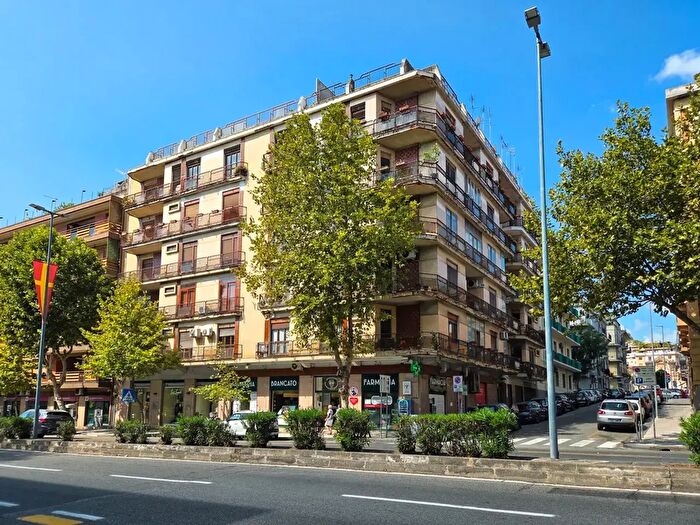 Appartamento quadrilocale in vendita in Via Nina da Messina, Messina