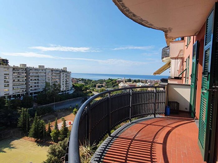 Appartamento trilocale in affitto in Via delle Campanule, Quarto, Genova