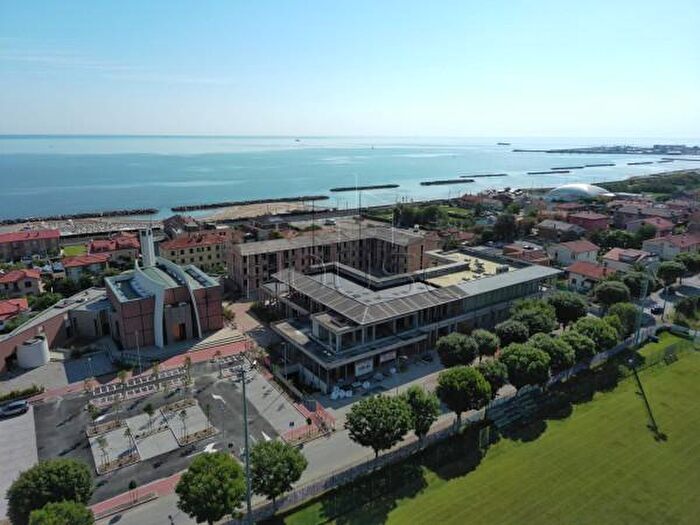 Appartamento trilocale in vendita in Via delle Nasse, Fano