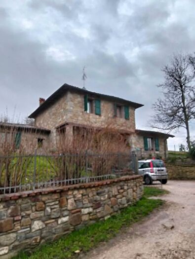 Casa con 8 locali in vendita in Via Piazza Monzuno, Monzuno
