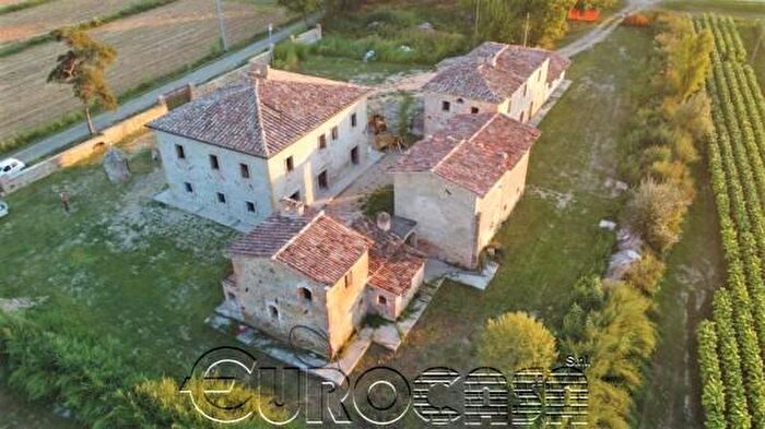 Casa con 6 locali in vendita in Trestina, Citta Di Castello