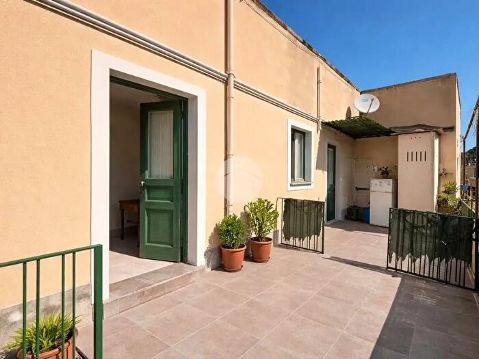 Appartamento bilocale in vendita in Via Armando Diaz, Monte Di Procida