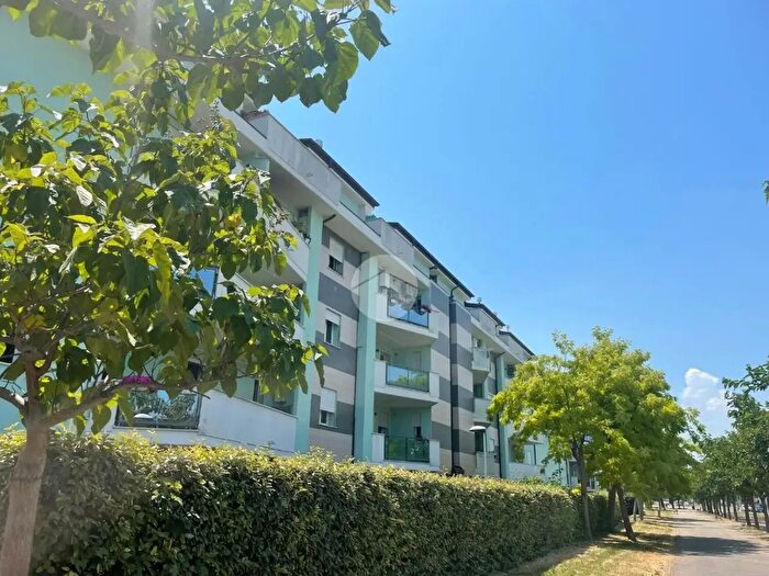 Appartamento trilocale in vendita in Viale Torre Costiera, Citta SantAngelo