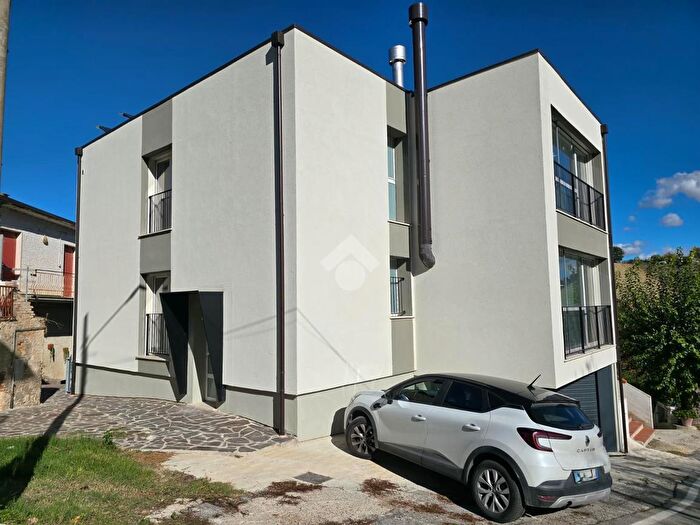 Appartamento trilocale in vendita in Contrada Valentino, Castel Di Lama