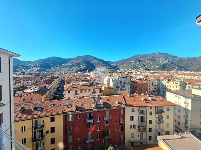 Appartamento quadrilocale in affitto in Via XX Settembre, La Spezia