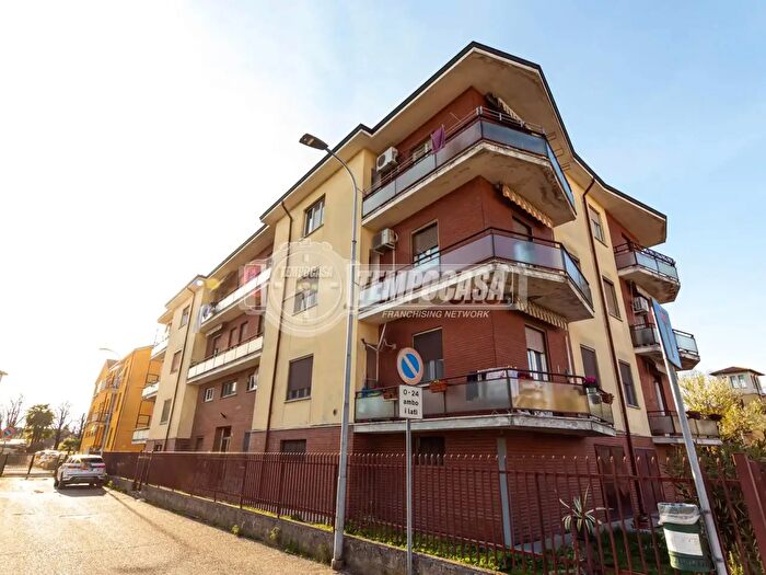 Appartamento trilocale in vendita in Via Piave, Pandino