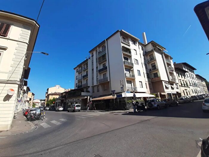 Appartamento quadrilocale in vendita in Via fra Jacopo Passavanti, Firenze