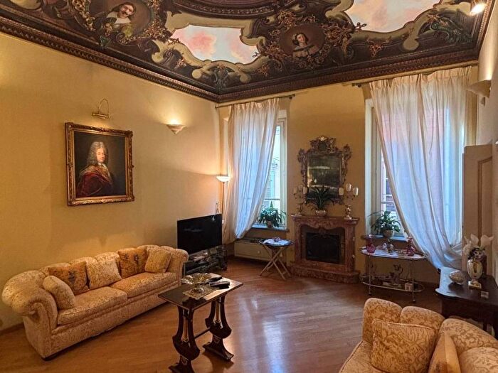 Appartamento quadrilocale in affitto in Strada Luglio, Centro Storico, Parma