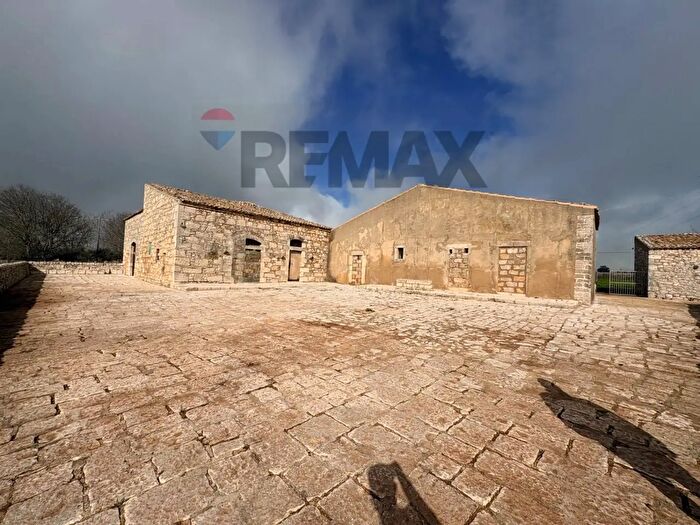Casa con 7 locali in vendita in Contrada Monachella Snc, Ragusa