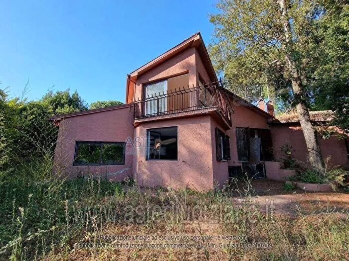 Casa con 5 locali in vendita in Via di Quarto Peperino, Roma