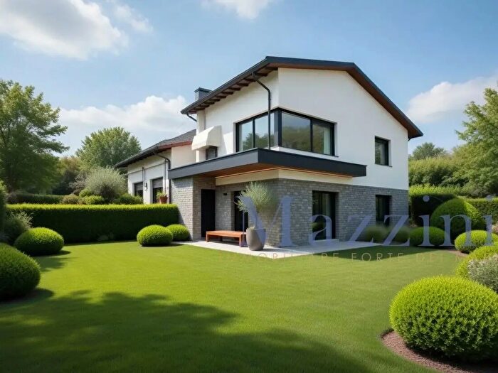 Casa con 10 locali in vendita in Via Civitali, Forte Dei Marmi