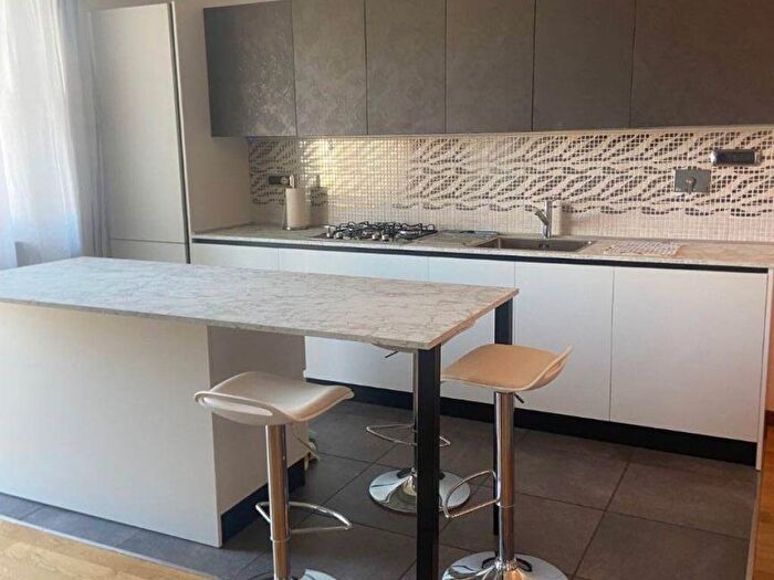 Appartamento trilocale in affitto in Corso Monte Cucco, Pozzo Strada, Torino