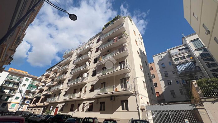 Appartamento trilocale in vendita in Via Prati, Palermo