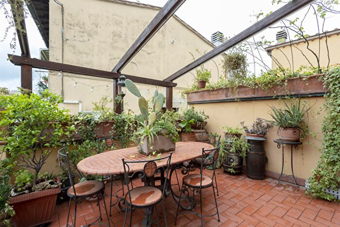 Casa quadrilocale in vendita in Via Giuseppe Garibaldi, Carmignano