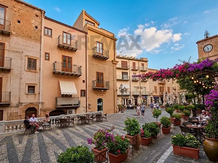 Appartamento bilocale in vendita in Via Umberto, Cefalu'