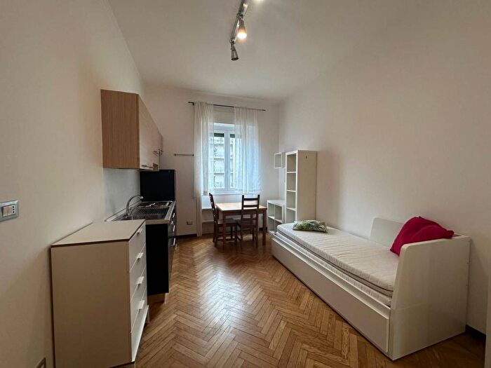 Appartamento monolocale in affitto in Via Curtatone, Quadronno Crocetta, Milano