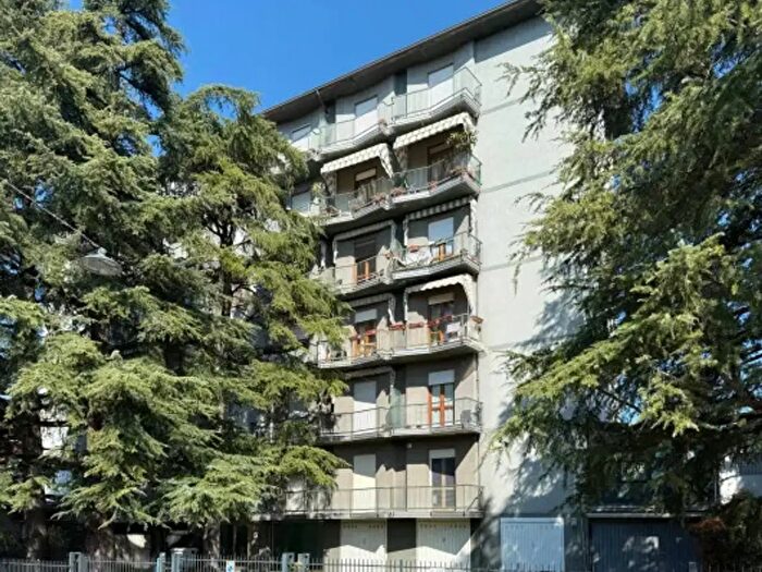 Appartamento trilocale in vendita in Via Mentana, Voghera