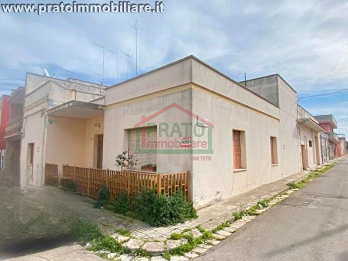 Casa con 6 locali in vendita in Via Lamarmora, Squinzano