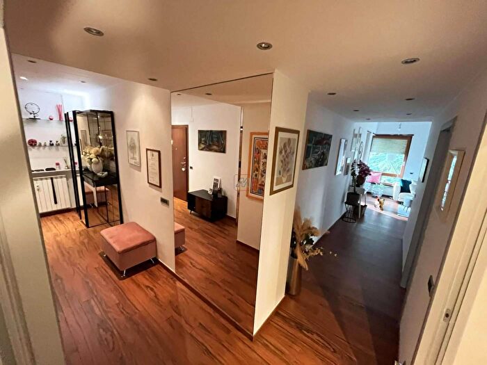 Appartamento trilocale in vendita in Via Rollino Genova, Genova