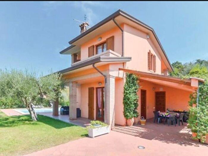 Casa con 6 locali in affitto in Strada della Santocchia, Magione