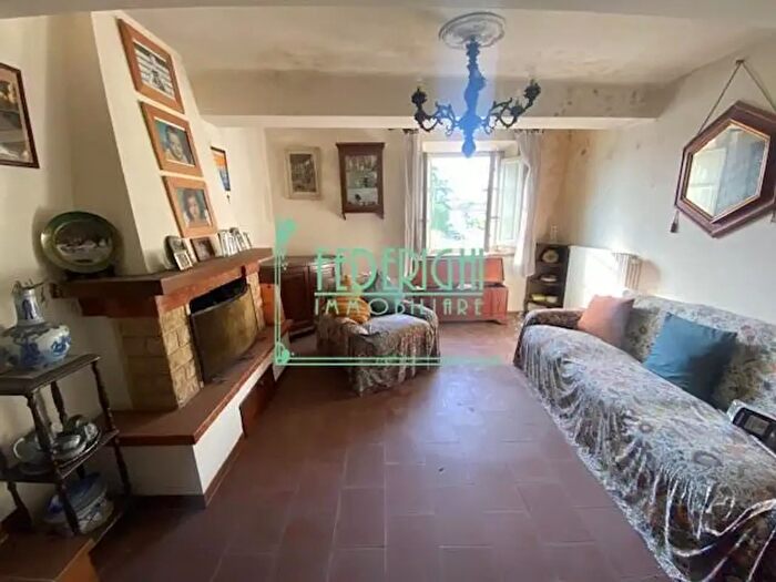 Casa con 5 locali in vendita in Lucca