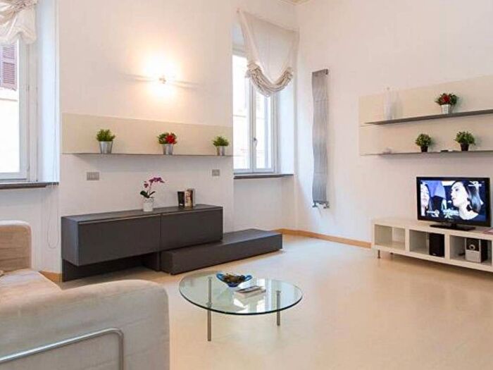Appartamento quadrilocale in affitto in Via della Purificazione, Spagna, Roma