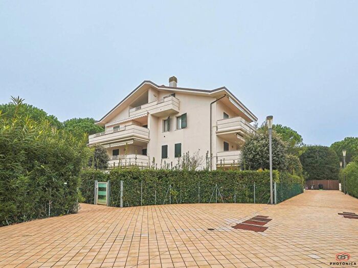 Appartamento trilocale in affitto in Viale Dante, Mare, Cervia