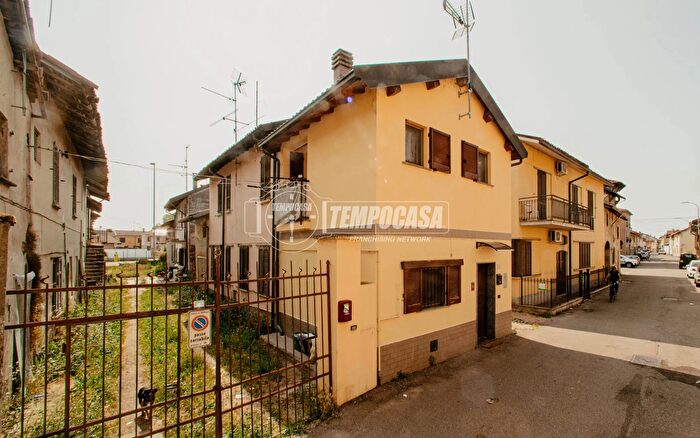 Casa bilocale in vendita in Via Pasubio, Tromello