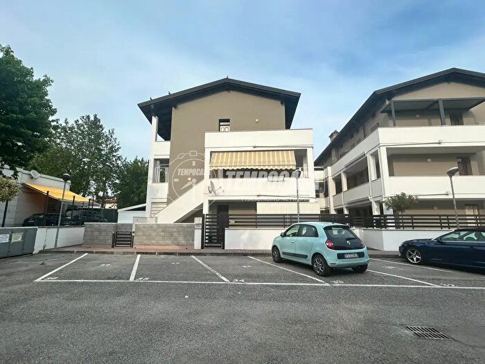 Appartamento trilocale in vendita in Via Modena Lido degli Estensi, Comacchio